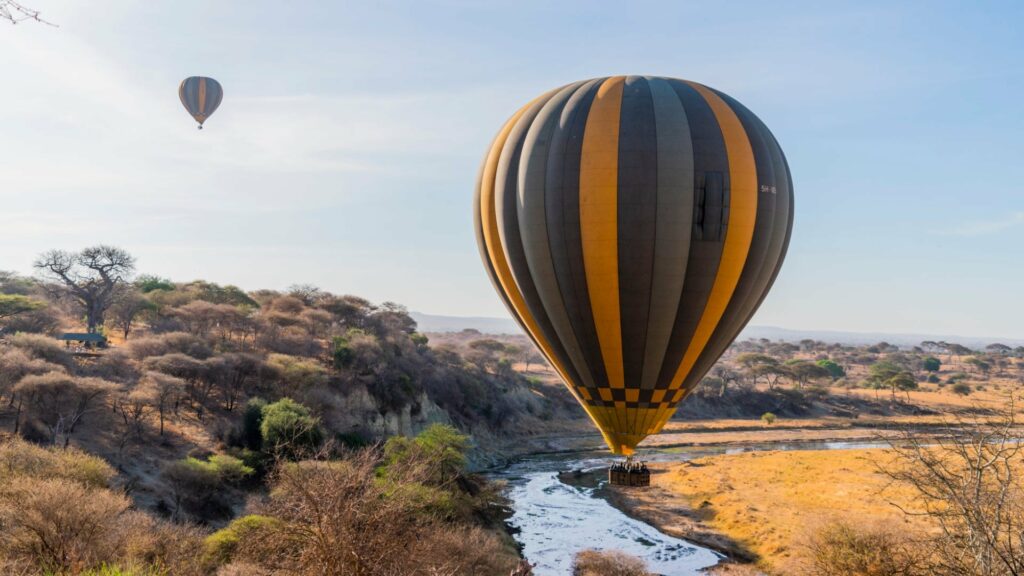 Vol en montgolfière au-dessus de la rivière Tarangire